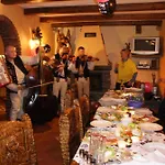 Stareczka - Z Balkonami I Widokiem Na Dobry Dzien, Zabierz Pupila