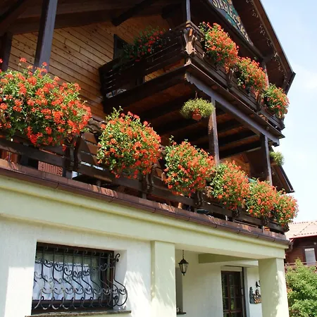Bed and breakfast Stareczka - Z Balkonami I Widokiem Na Dobry Dzien, Zabierz Pupila 3*