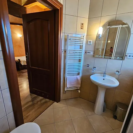 Bed and breakfast Stareczka - Z Balkonami I Widokiem Na Dobry Dzien, Zabierz Pupila 3*